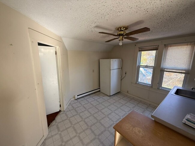 Building Photo - 22 Emmett St