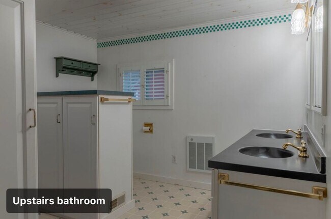 Foto del edificio - 11 N Main St