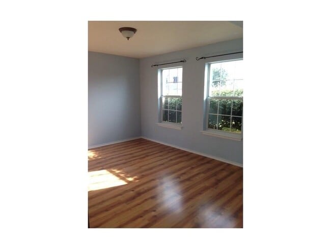 Building Photo - 120 Rinehardt St