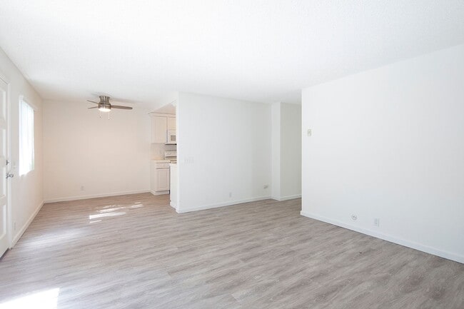 Building Photo - *OPEN HOUSE: 5/24 3-4PM* La Jolla 2BR with...