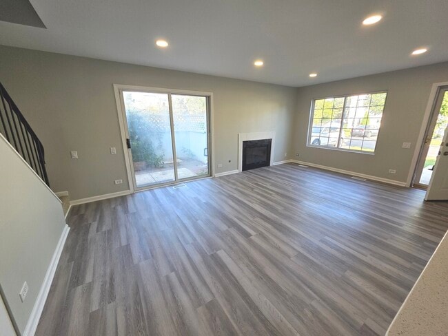 Building Photo - 454 Paul Revere Ct