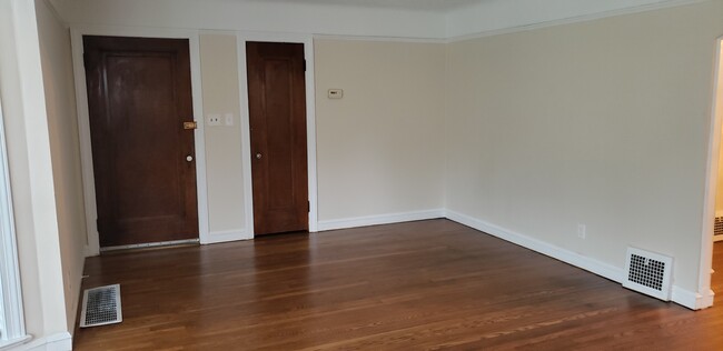 Building Photo - 3706 Gridley Rd