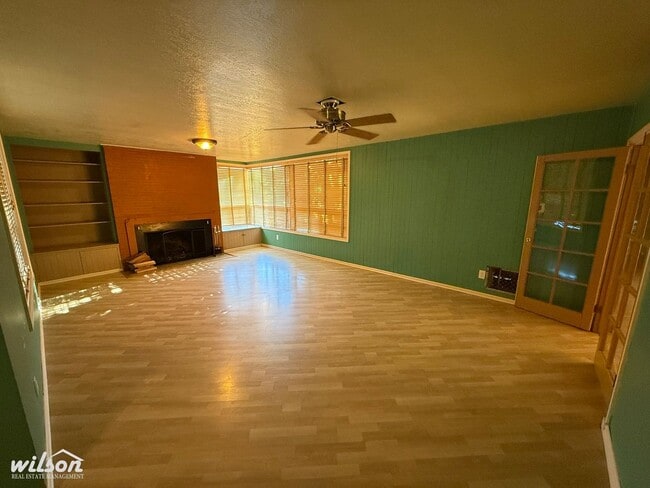 Building Photo - Beautiful 3bd/2ba Single Family Home near ...