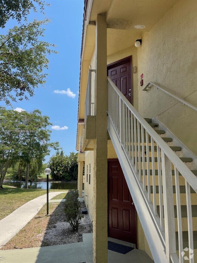 Sawgrass Plantation Houses for Rent with a Swimming Pool Plantation