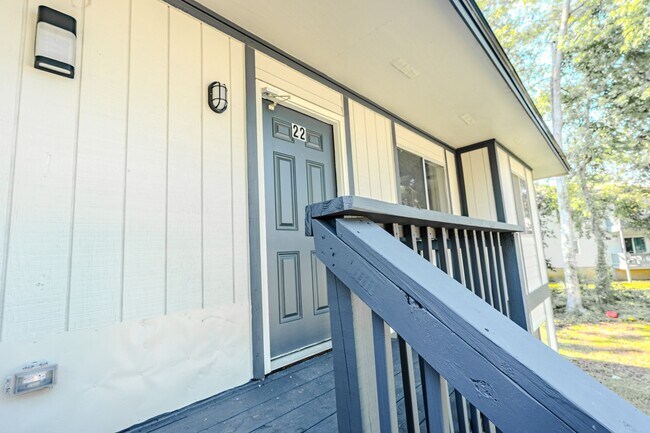 Foto del edificio - Renovated 2 bed/ 1 bath!