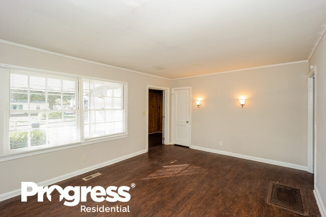 Building Photo - 2242 Jernigan Dr SE