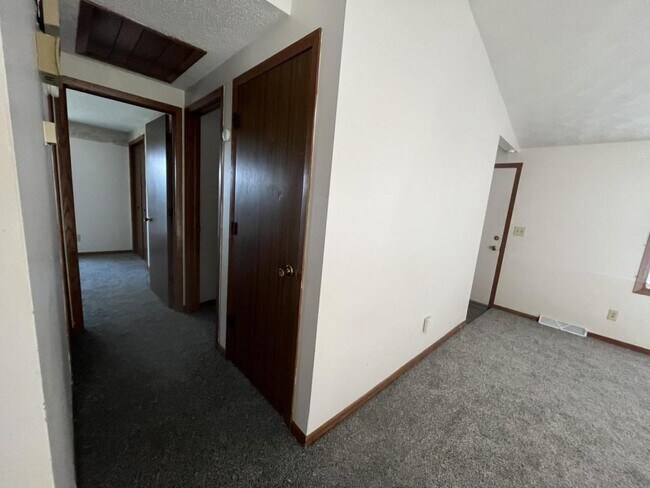 Foto del edificio - 840 Hitt St