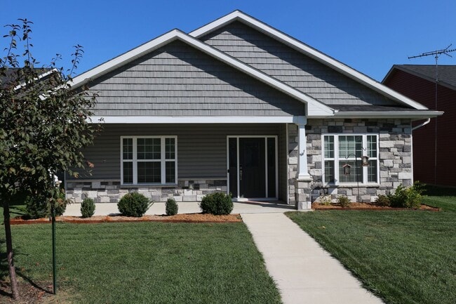 Building Photo - New 3 Bedroom Frankfort Home!