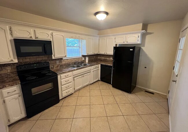 Building Photo - 1312 Atlanta Cir