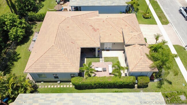 Building Photo - 10122 Oak Meadow Ln