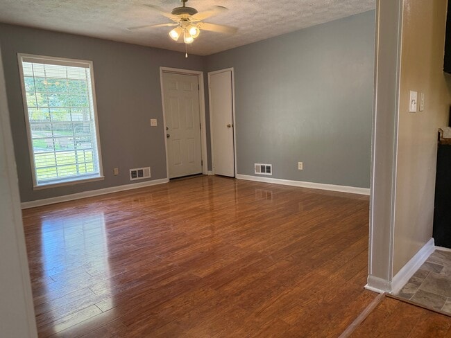 Building Photo - 6529 Sinclair Pl