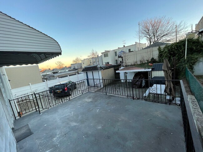 Foto del edificio - 2978 Lawton Ave