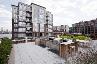 Building Photo - 1100 Maxwell Ln