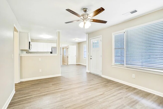 Building Photo - 320 Mount Zion Rd