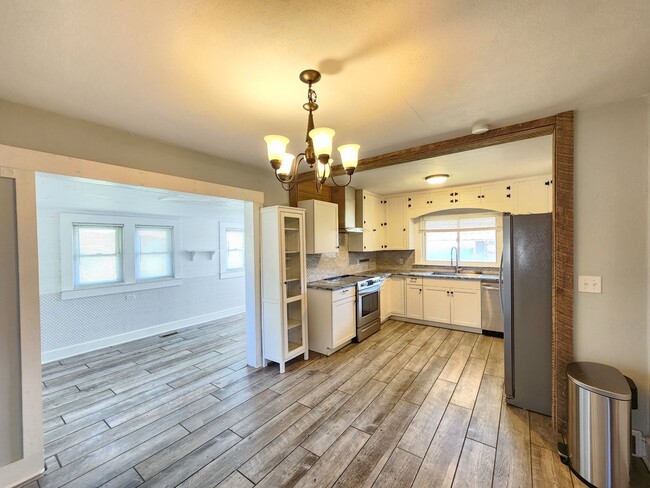 Building Photo - CandlerLong Term Rental