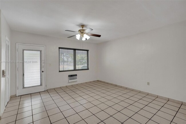 Building Photo - 7300 Byron Ave