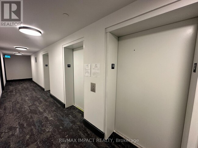 Photo du bâtiment - 3270 Sheppard Ave E