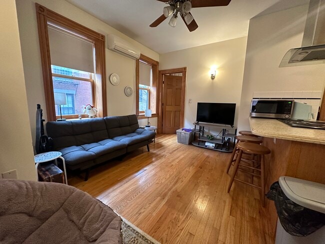 Building Photo - 99 Myrtle St