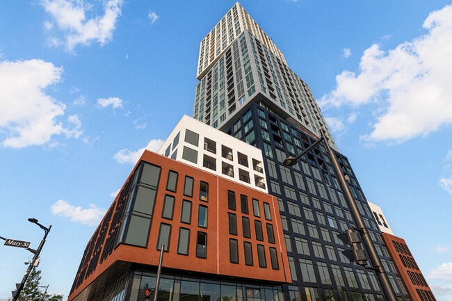 Building Photo - 39 Mary St