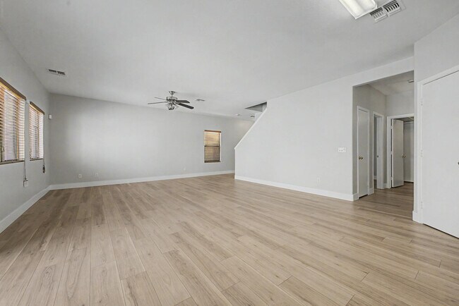Foto del edificio - 7042 W Mercer Ln