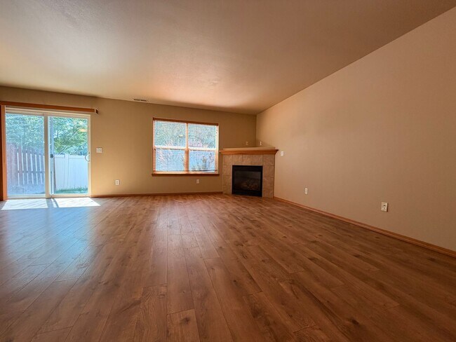 Building Photo - 2988 SW Indian Cir