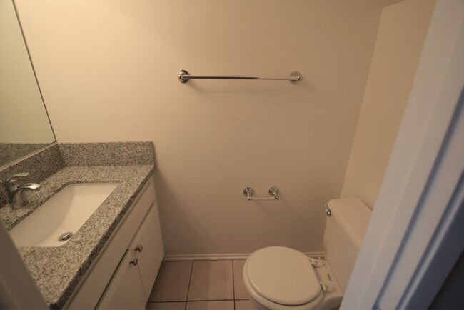 Foto del edificio - 5340 Whitsett Ave