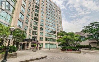 Building Photo - 942-942 Yonge St