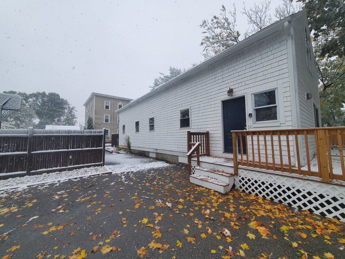 Primary Photo - 55 W Carpenter St