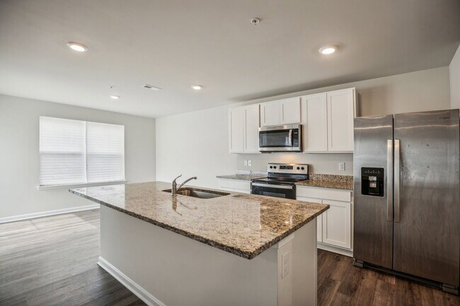Foto del edificio - 322 Forest Edge Ave