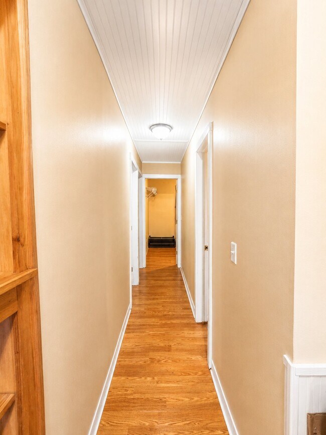 Foto del edificio - 995 N Quaker Ln