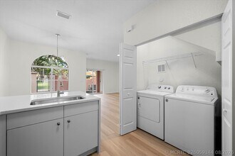 Building Photo - 1204 Santa Catalina Ln