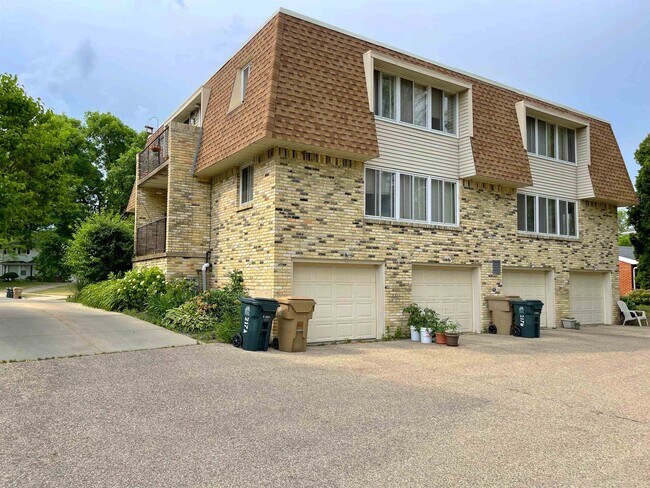 Foto del edificio - 221 Nautilus Dr