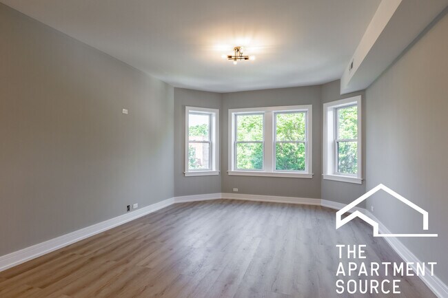 Building Photo - 3443 N Ridgeway Ave