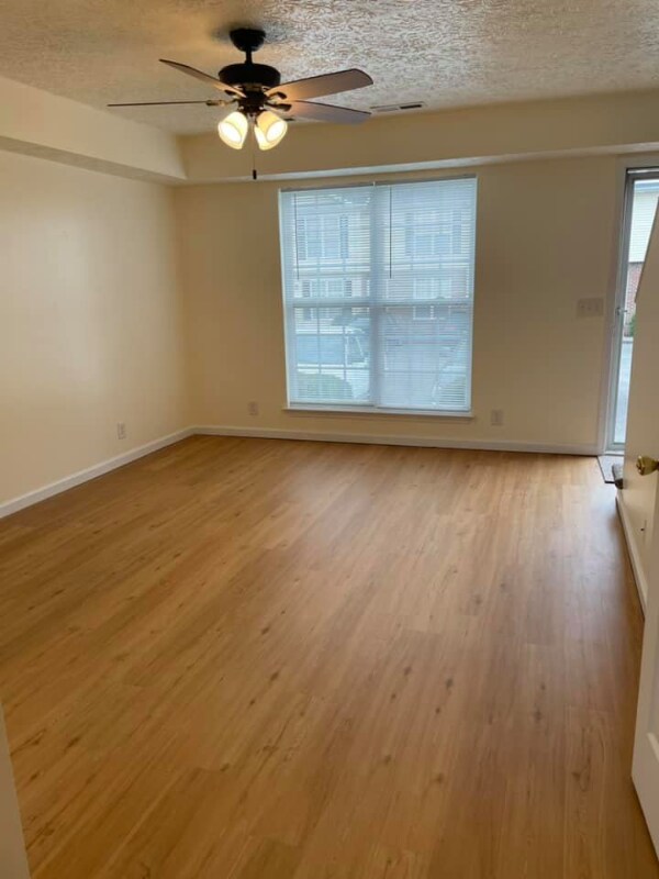 Foto del edificio - 805 Mark St