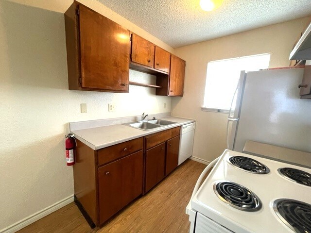 Building Photo - 917 S Church St