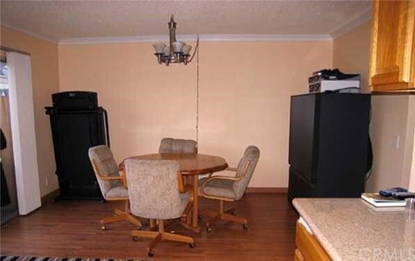 Foto del edificio - 9716 Bloomfield St