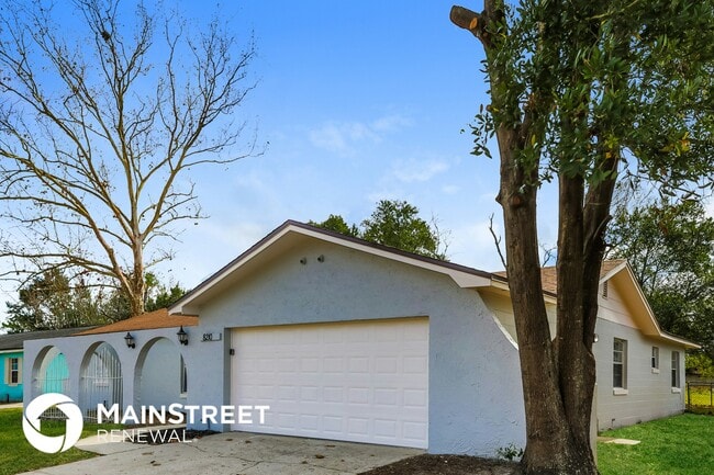 Foto del edificio - 8210 Old English Dr