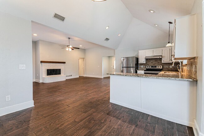 Building Photo - 4 BR/3BA | Newly Renovated Single Family Home | Fenced Patio | Private Pool!