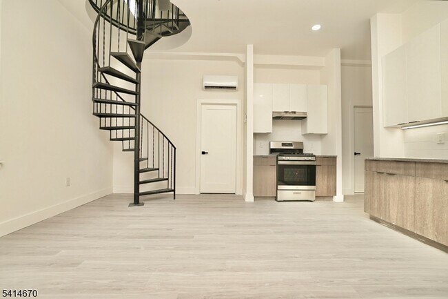 Foto del edificio - 536 Central Ave