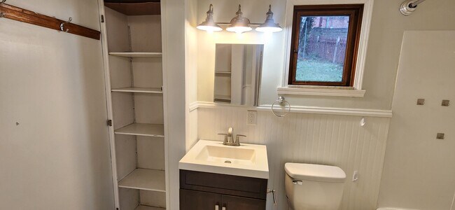 Photo - 213 E Meyers St House