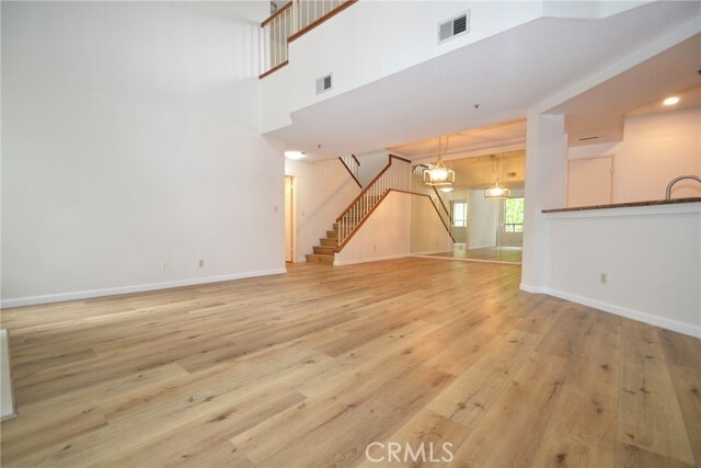 Building Photo - 2555 Plaza del Amo