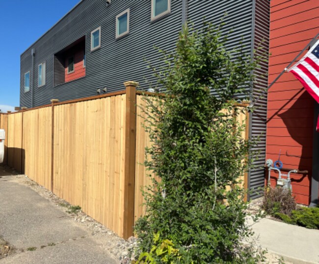 Foto del edificio - 1719 Euclid Ave