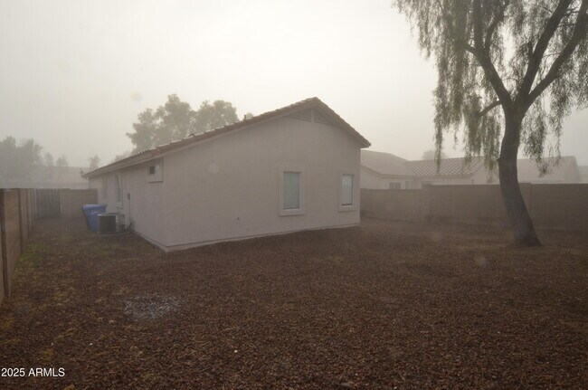Foto del edificio - 1608 S 82nd Dr
