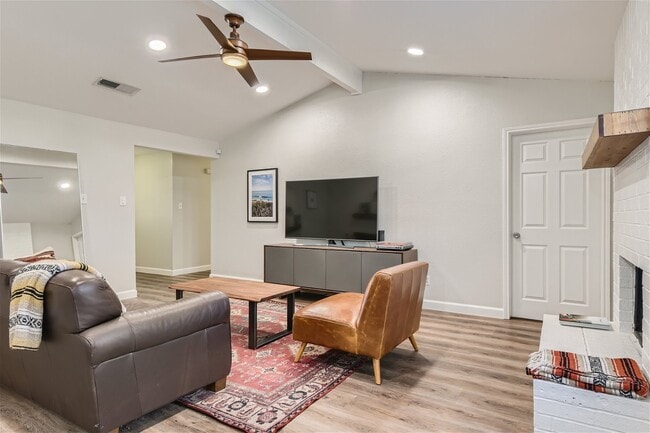 Building Photo - 2302 Frontier Trl