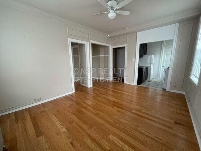 Foto del edificio - 1367 W Estes Ave
