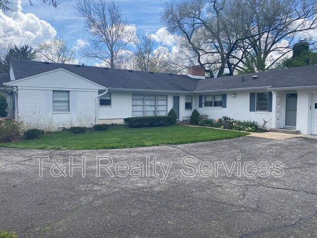 Building Photo - 324 Willow Spring Rd