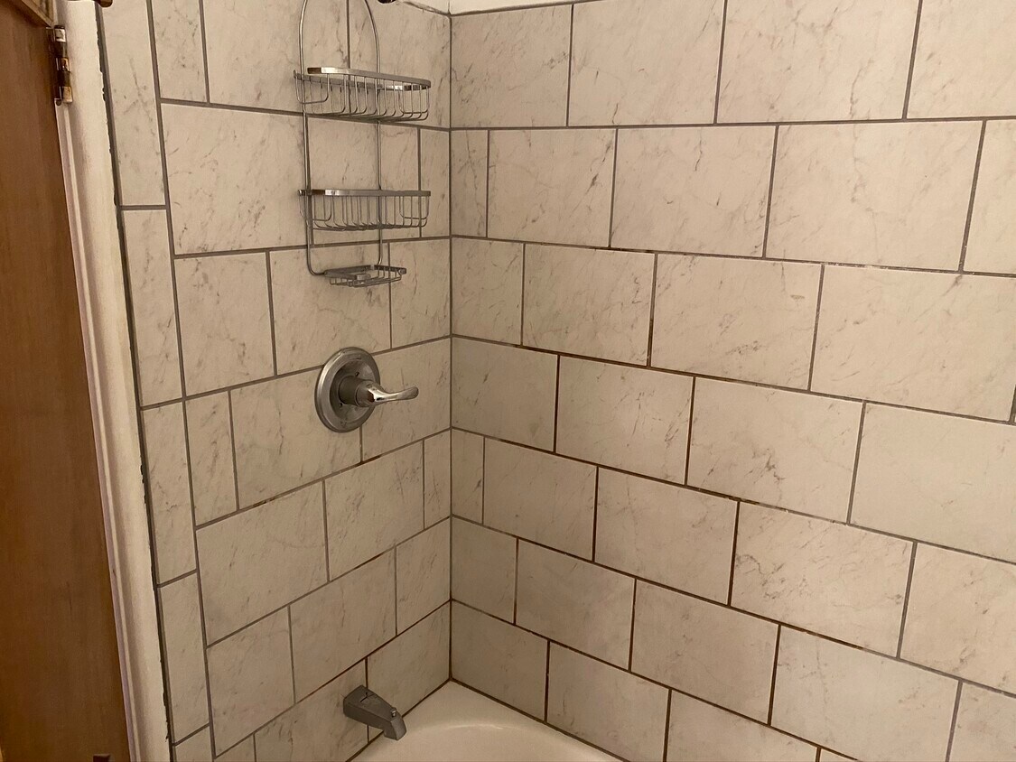 Foto principal - 9891 Garvey Dr