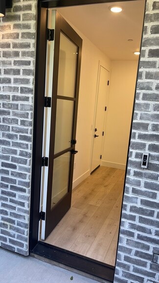 Building Photo - 1012 Uptown Aly