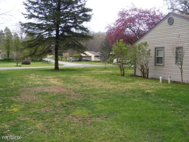 Building Photo - 3 br, 1 bath House - 246 Old Hickory Road