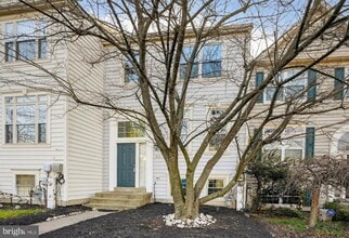 Building Photo - 7207 Solar Walk